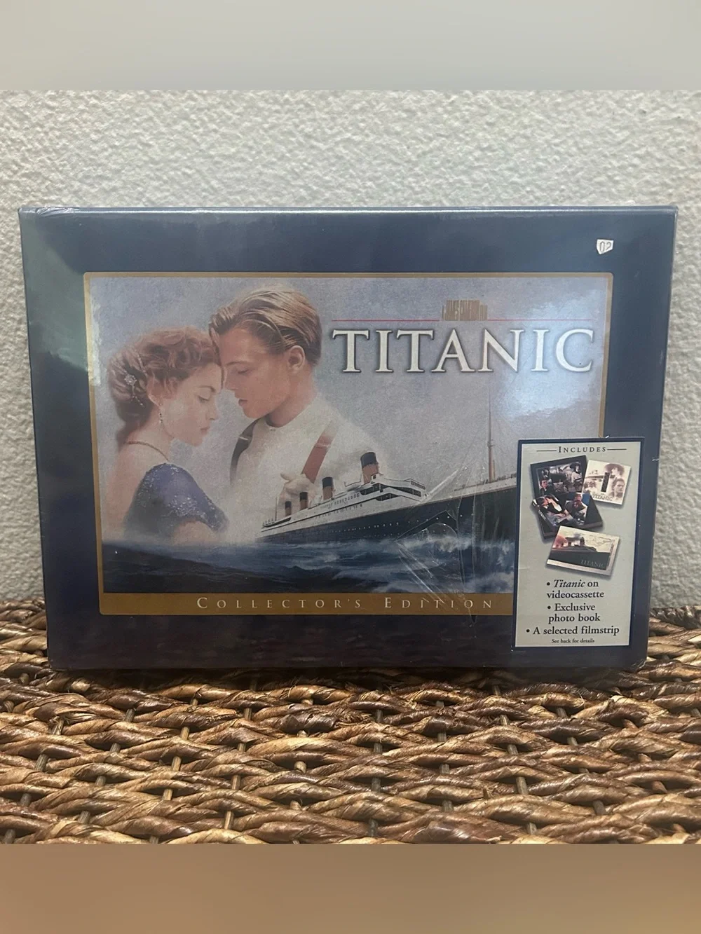 Titanic Movie VHS Sealed NOS Collectors Edition Boxed Set